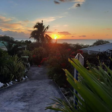 Soleil Couchant Bouillante Exteriér fotografie